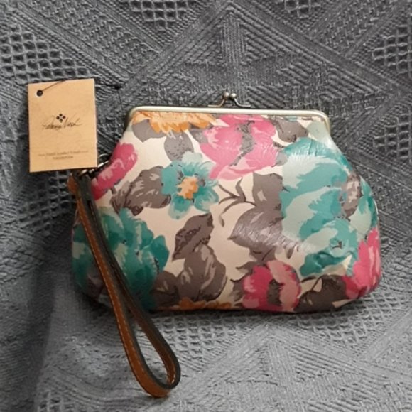 Patricia Nash Handbags - Patricia Nash Savena First Bloom Wristlet